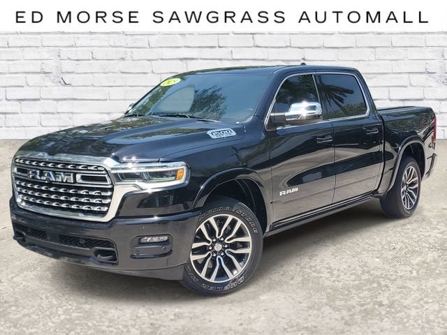 2025 RAM 1500 Longhorn in Blk/Black — front three-quarter view