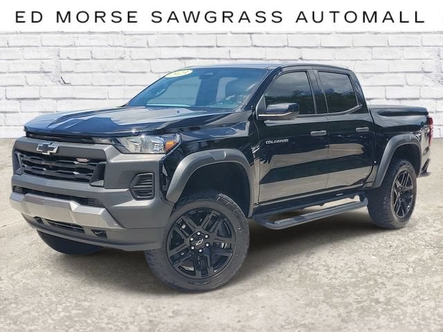 2023 Chevrolet Colorado Trail Boss in Black — front three-quarter view