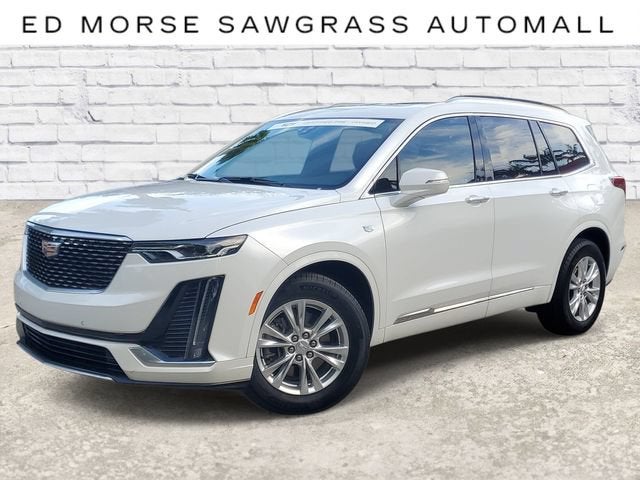 2024 Cadillac XT6 Luxury in Crystal White Tricoat — front three-quarter view